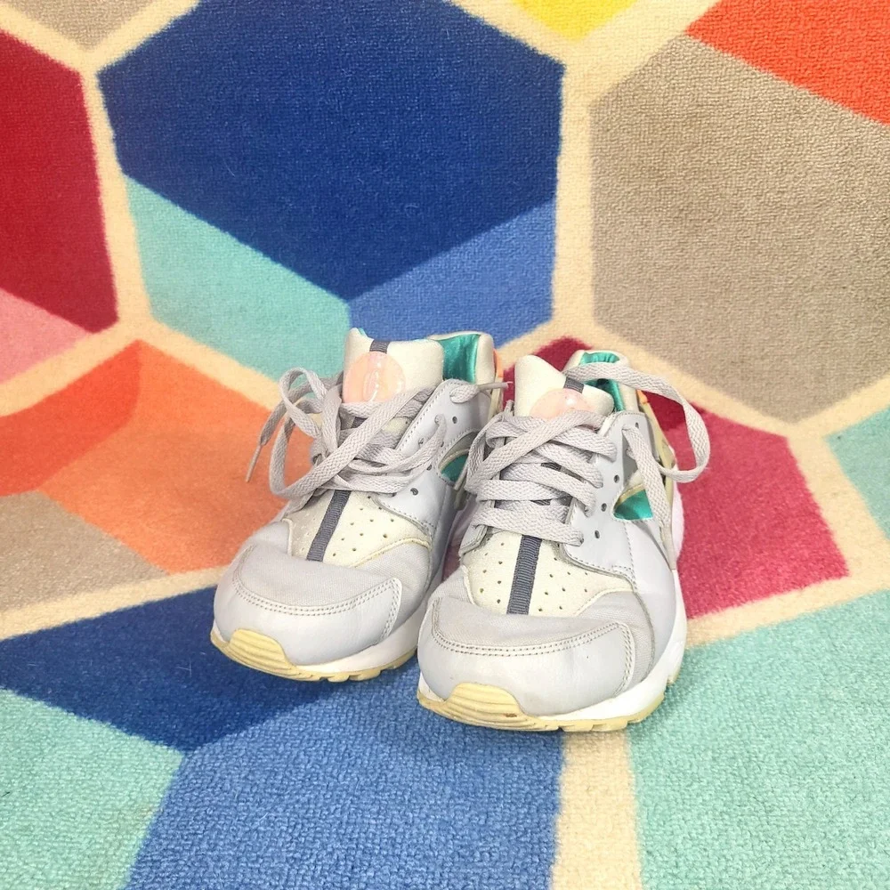 Nike Air Huarache Run Boys Size 6Y Gray‎ Green Athletic Running Shoes Sneakers